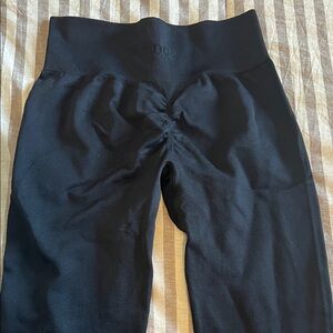 Scrunch Black Leggings